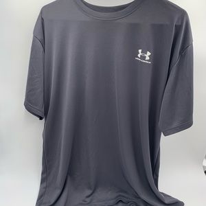 Men’s Under Armour athlete t-shirt🌸🌸